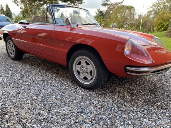 Alfa Romeo Duetto spider